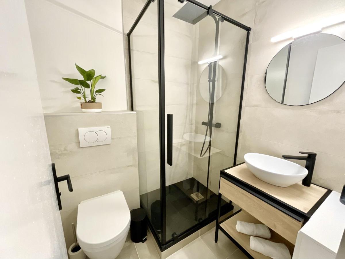 Appartement La Douceur Roannaise - Parking Prive Proche Gare *
